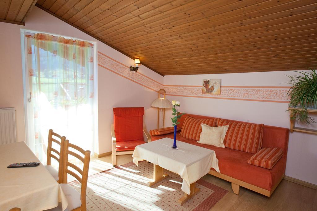 Familiengaestehaus Ingrid Sankt Martin am Tennengebirge Ruang foto